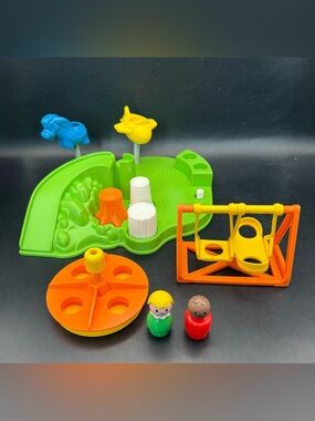 VTG 1986 Fisher Price Little People Playground, Swings, Merry Go Round - #2525